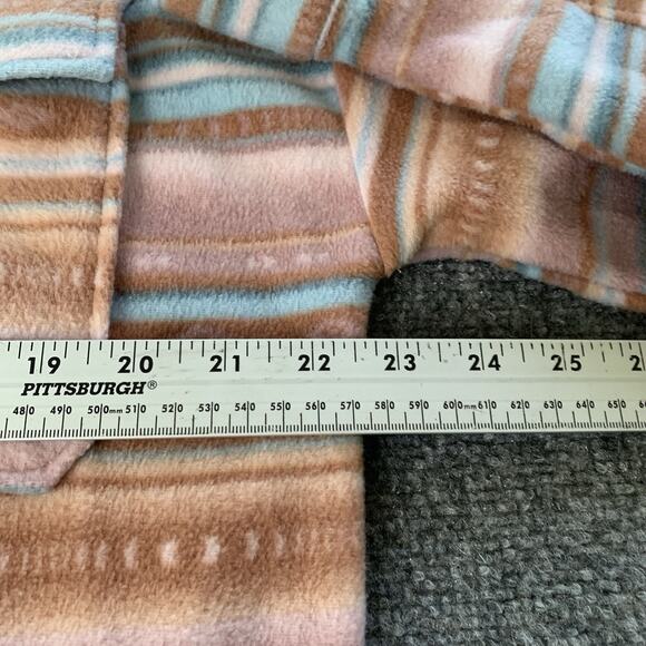 Pink Rose Fleece Shirt Women’s XL Aztec Geometric Pattern Button Up Brown Blue - Picture 6 of 9